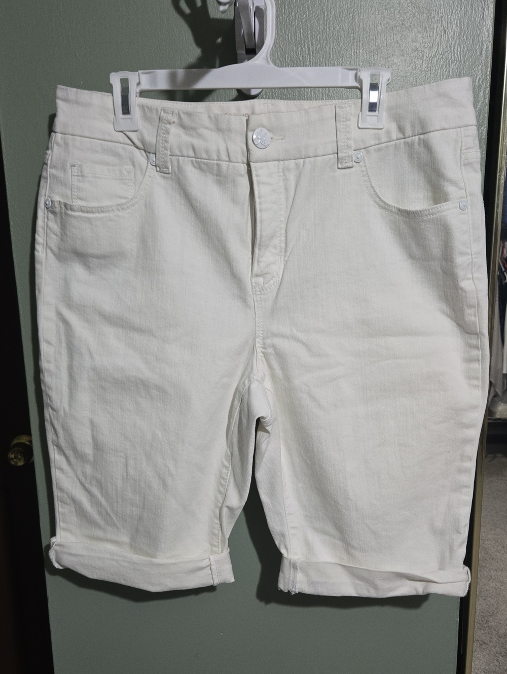 Melissa McCarthy Women’s White Shorts 16W